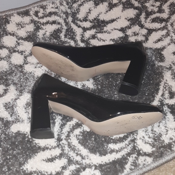 Bettye Mueller  classic vksvk pump - Picture 3 of 4